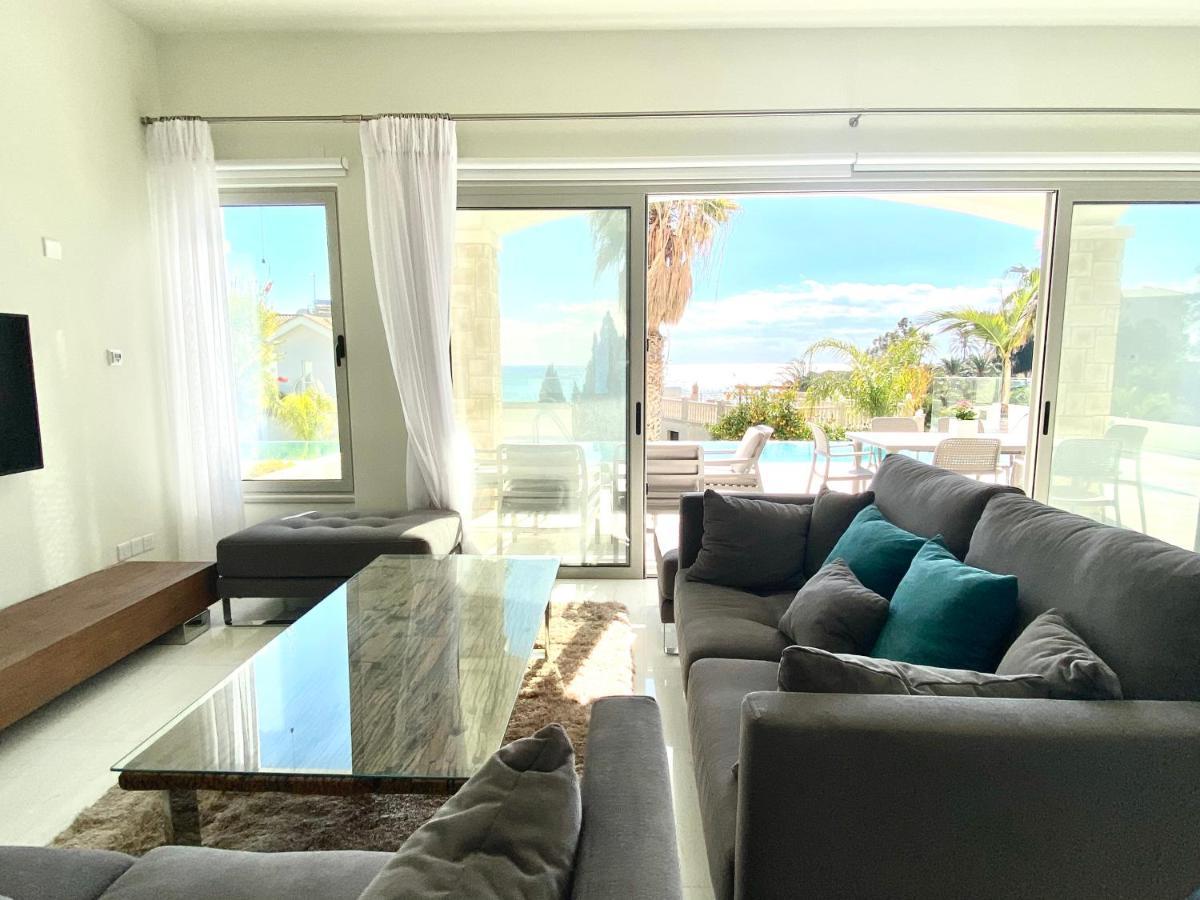 Paphos Coral Bay Beach Villa מראה חיצוני תמונה