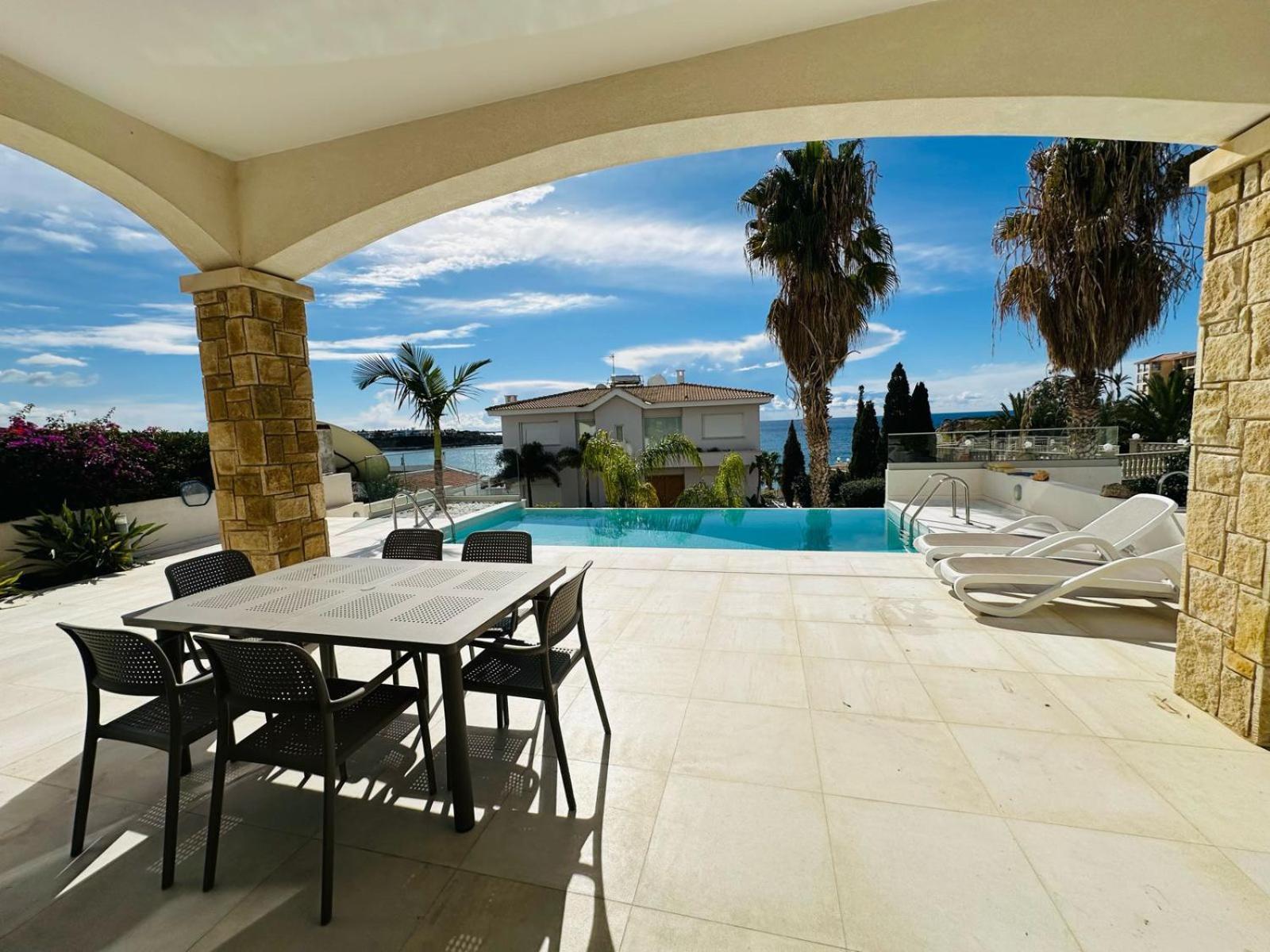 Paphos Coral Bay Beach Villa מראה חיצוני תמונה