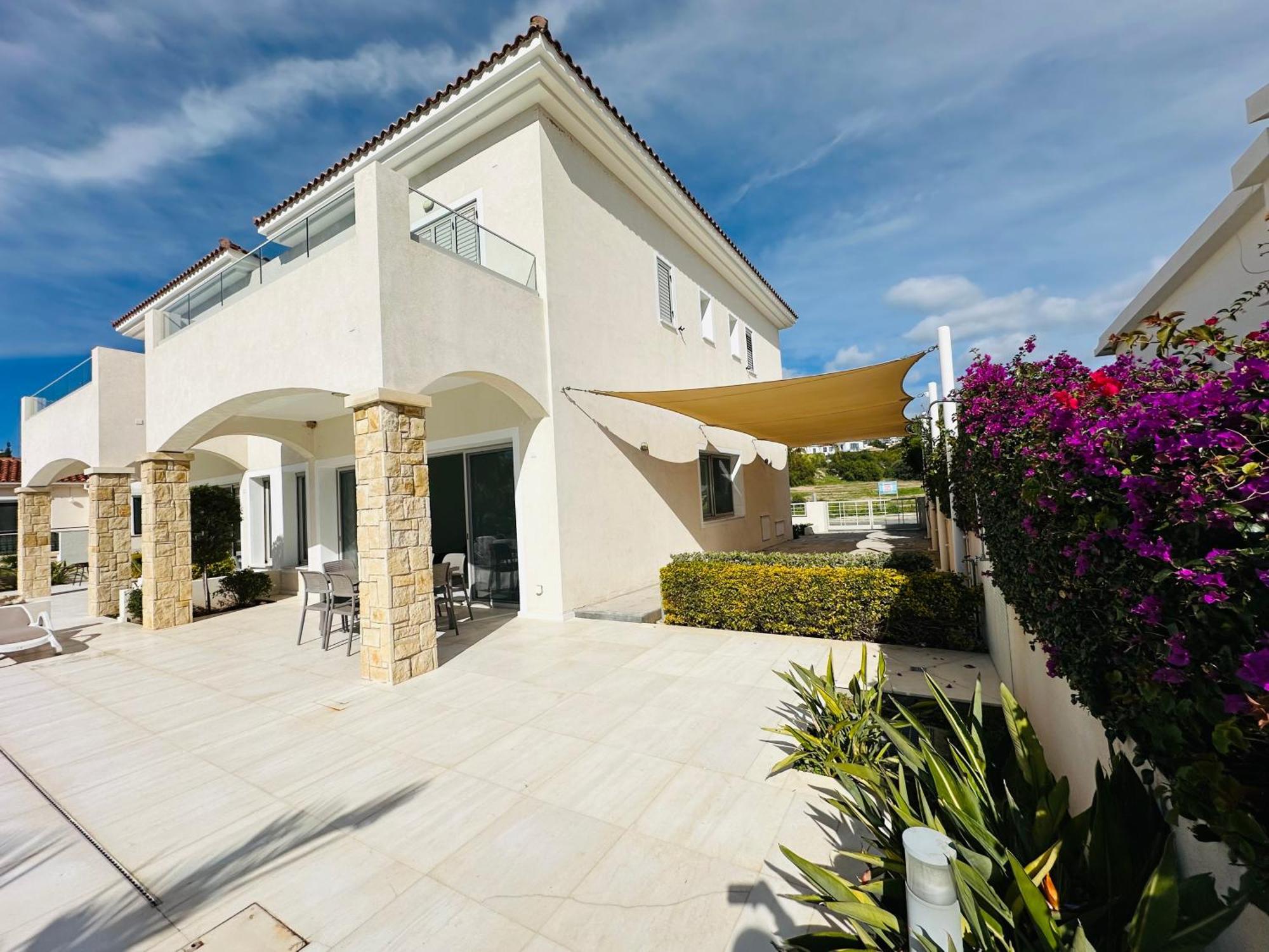 Paphos Coral Bay Beach Villa מראה חיצוני תמונה