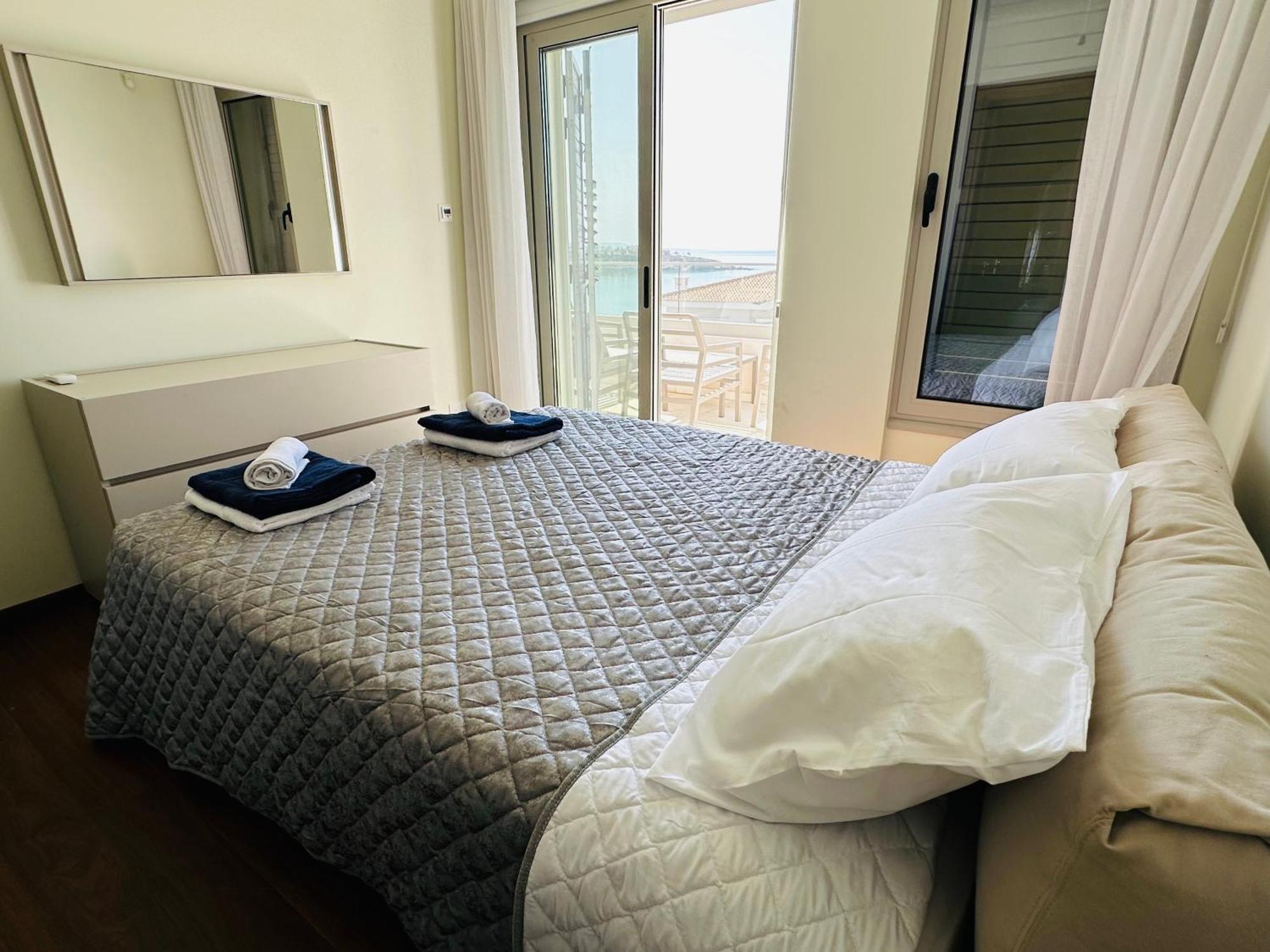 Paphos Coral Bay Beach Villa מראה חיצוני תמונה